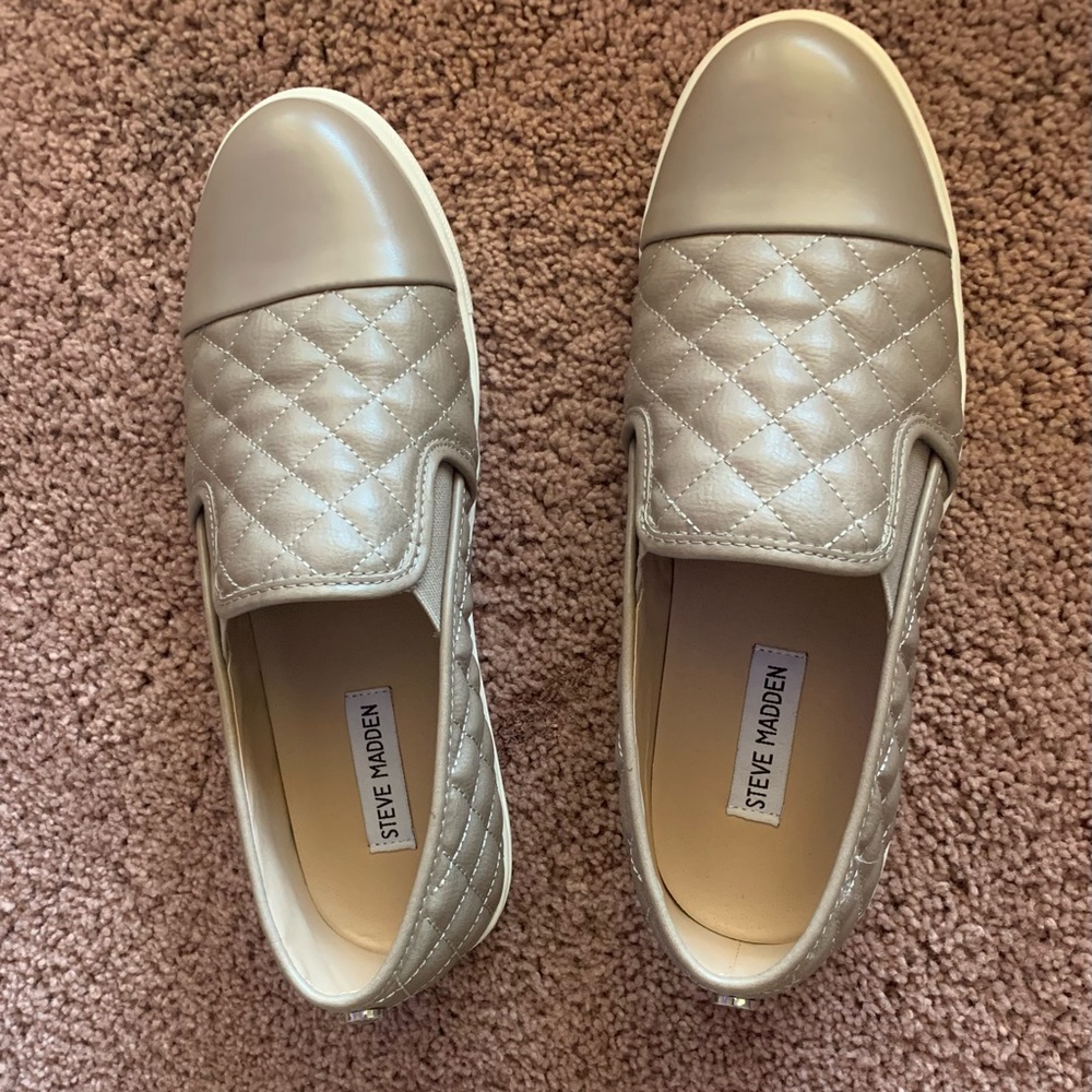 Steve Madden tan slip on sneakers
